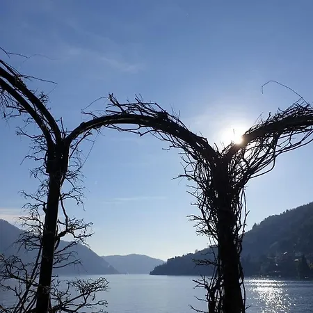 Private Lakeside Luxury Villa Bed & Breakfast Moltrasio