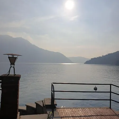 Bed & Breakfast Private Lakeside Luxury Villa