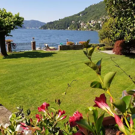Nocleg ze śniadaniem Private Lakeside Luxury Villa Moltrasio
