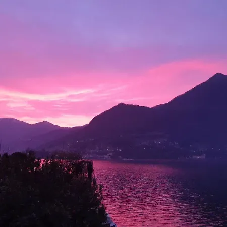 Nocleg ze śniadaniem Private Lakeside Luxury Villa Moltrasio
