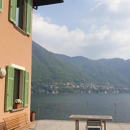 Private Lakeside Luxury Villa Nocleg ze śniadaniem Moltrasio